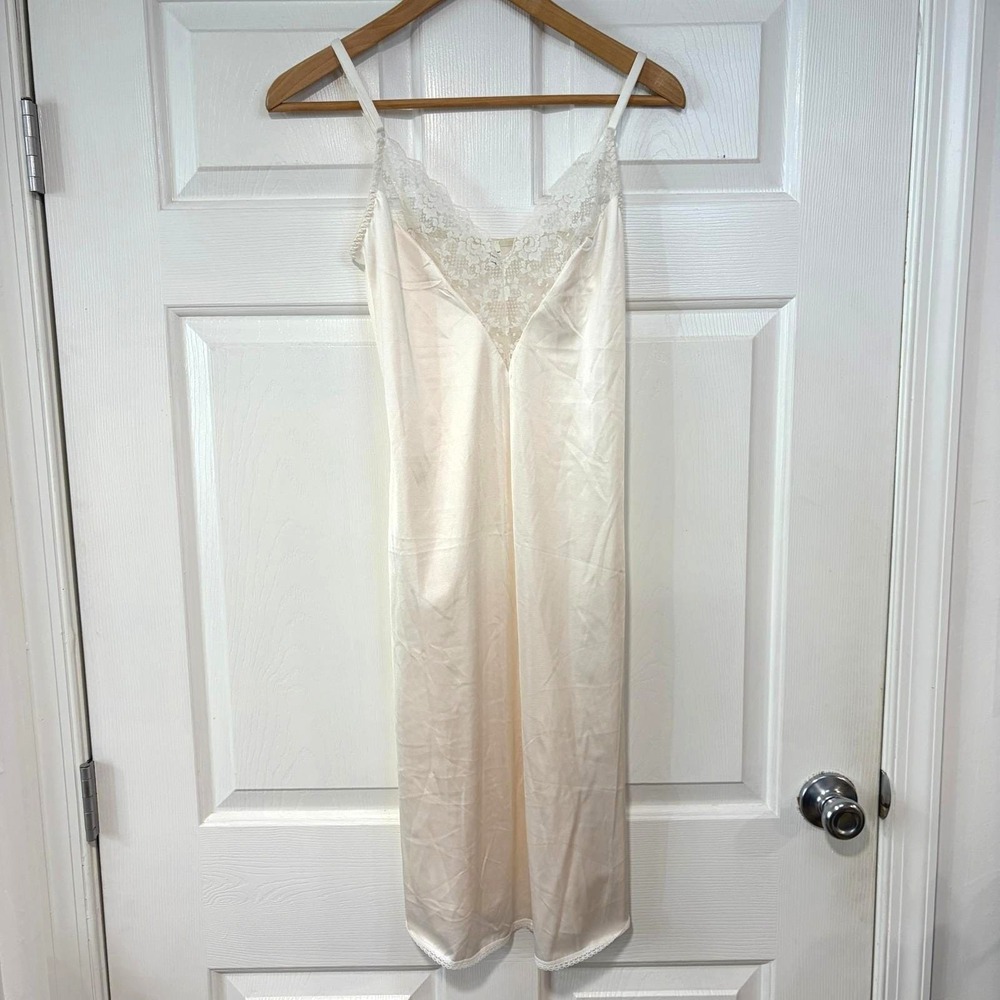 White Lace Nylon Full Slip Dress VTG 90s Vanity Fair Angela Nightgown Lingerie S